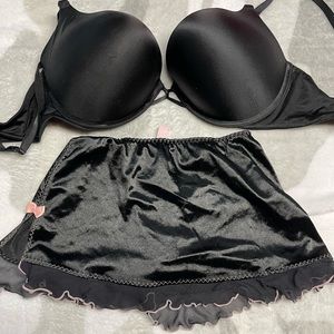 Victoria’s Secret bombshell bra 36D and panty skirt M set.